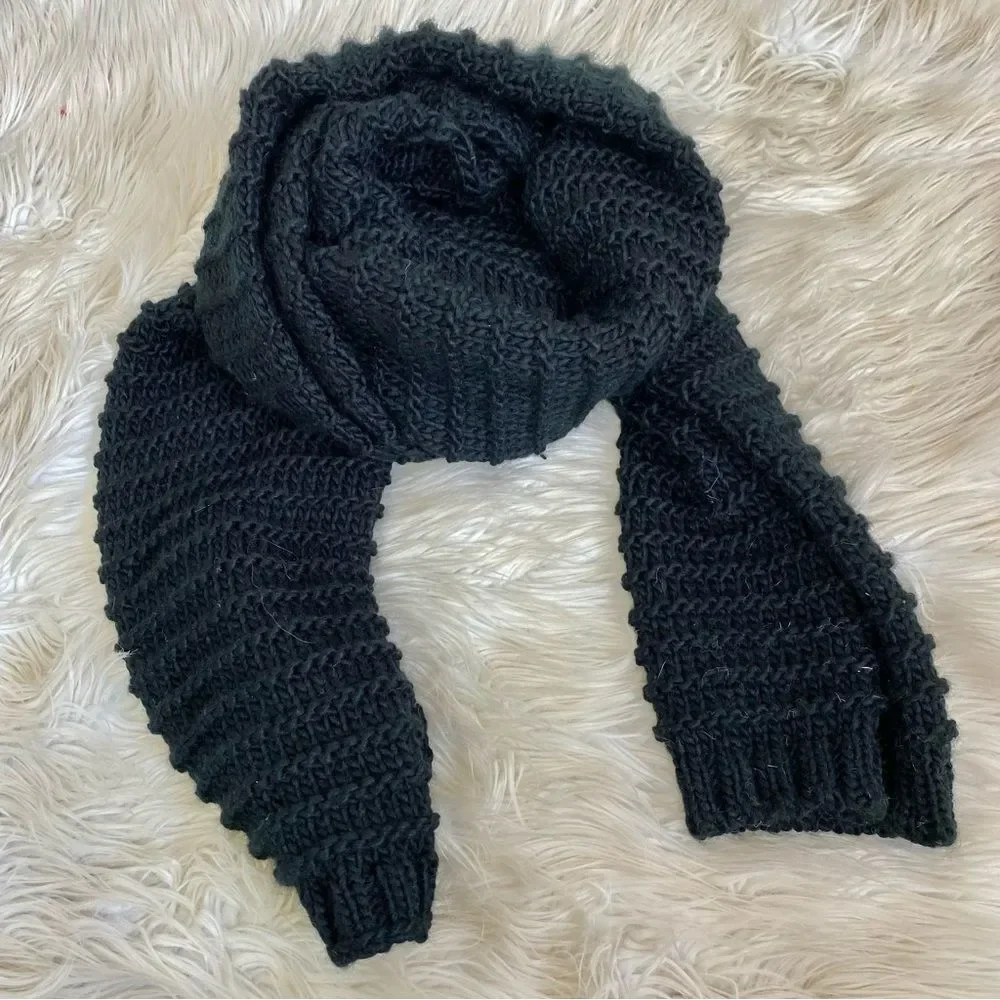 NEW ZARA black knit scarf